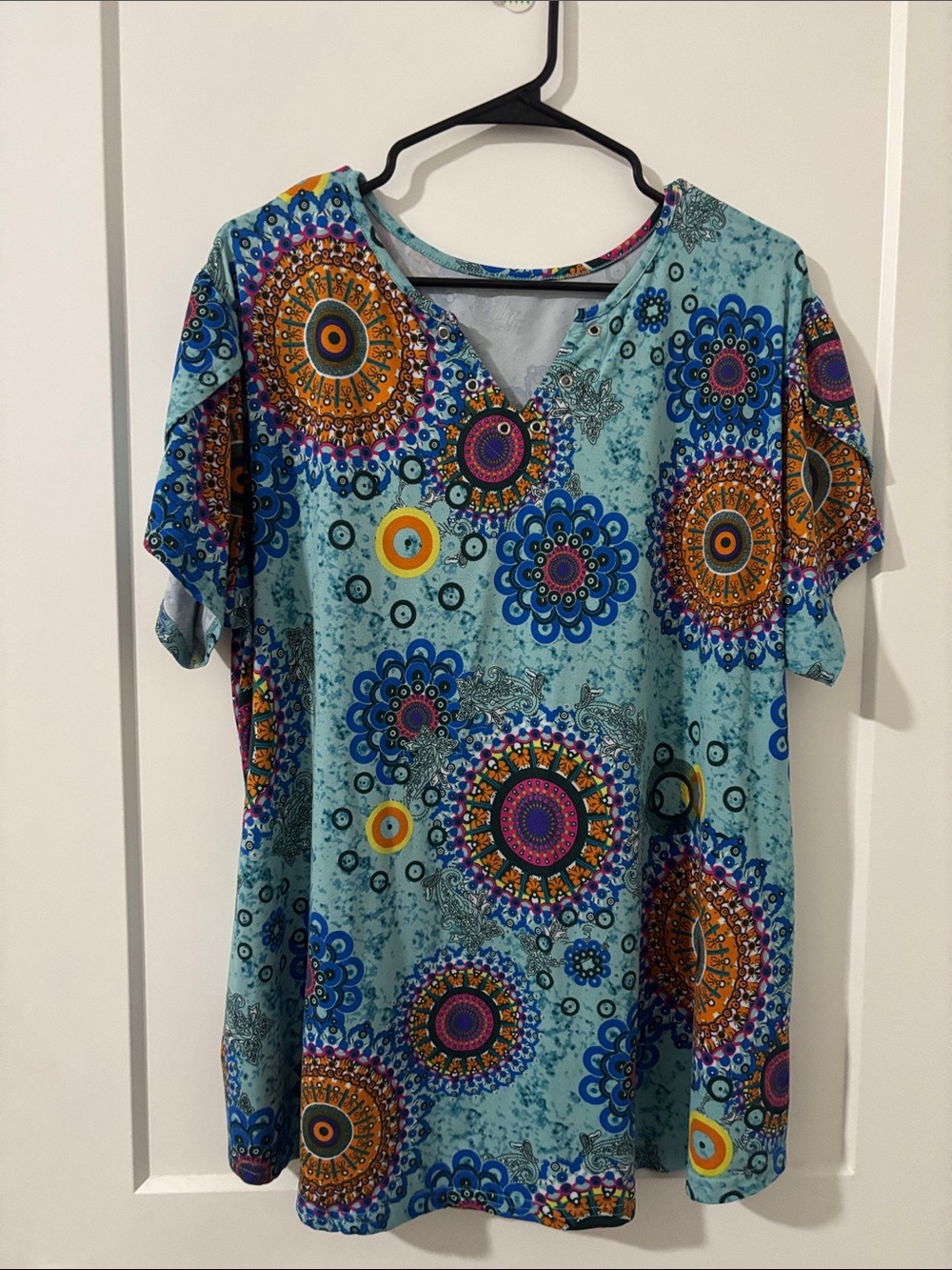 Amazon Aqua Floral Medallion V-Neck Short Sleeve Top